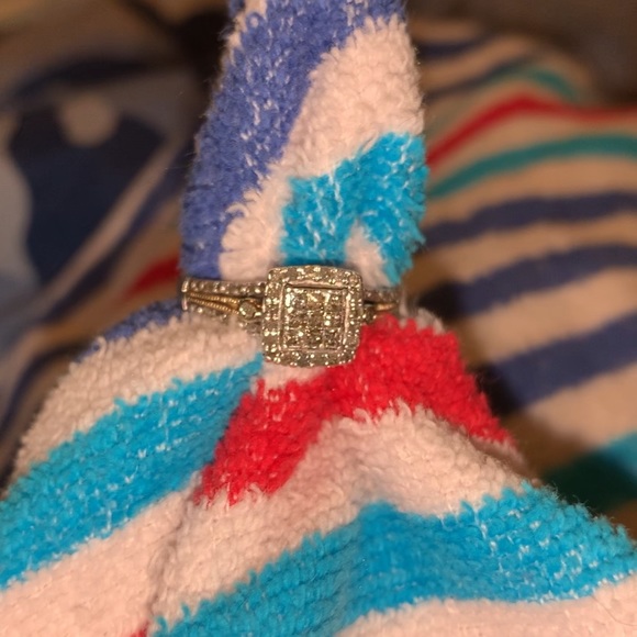 (OFFERS) ZALES DIAMOND RING STERLING SILVER GOLD - Picture 7 of 9